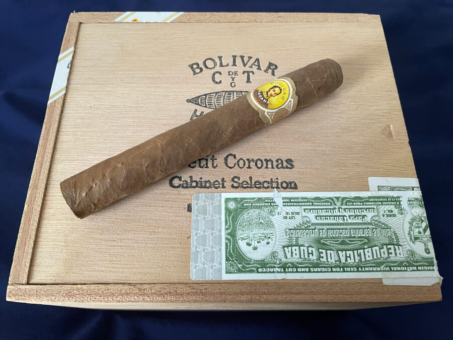 Bolivar Petit Coronas / ボリバー ペティ コロナス | 葉巻吸いのブログ